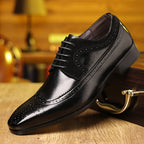 Chaussures Oxford homme à lacets, détail perforé, talon bas, noir