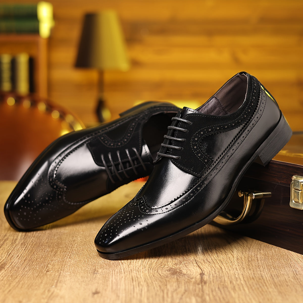 Chaussures Oxford homme à lacets, détail perforé, talon bas