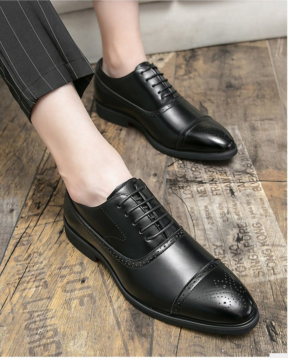 Chaussures oxford homme noires, finition lisse, détails brogue