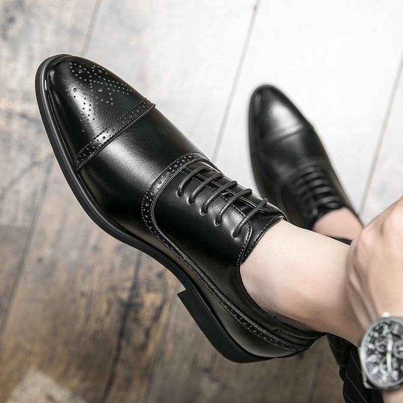 Chaussures oxford homme noires, finition lisse, détails brogue