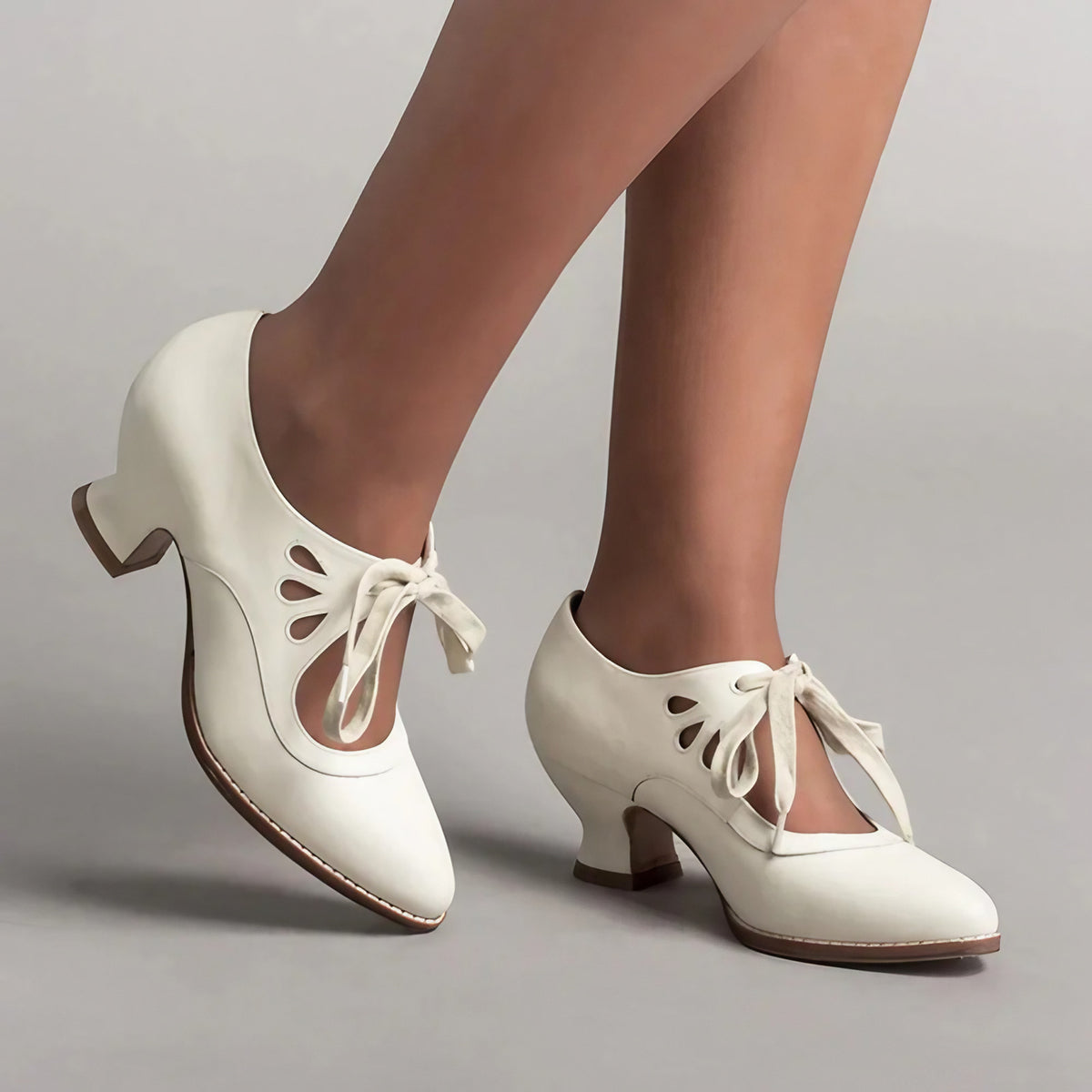 Chaussures rétro femme à petit talon, cinq coloris, du 35 au 42, blanc