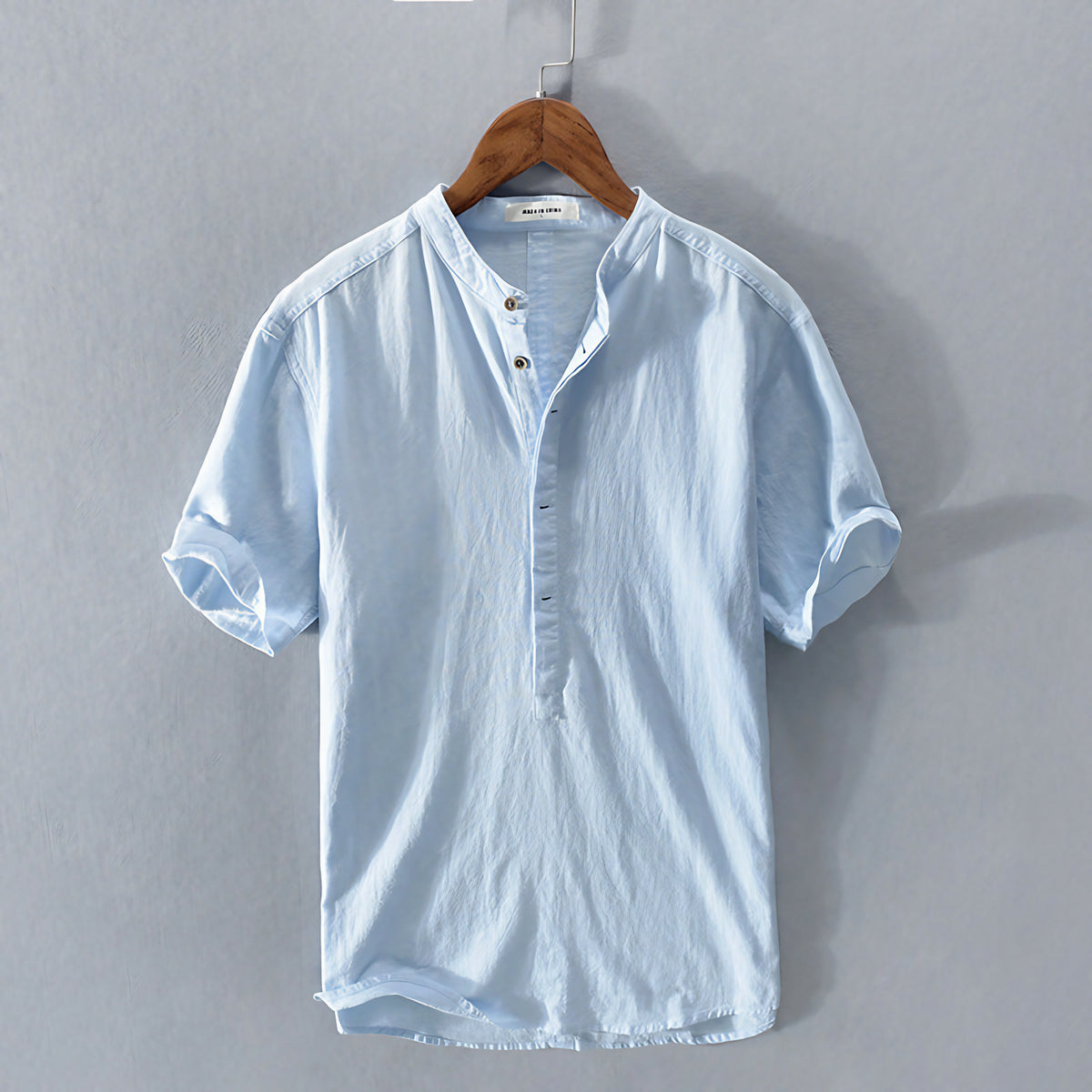 Chemise homme à manches courtes, col ouvert, coupe ample, bleu clair