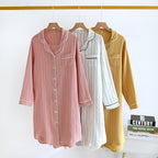 Chemise de nuit femme à rayures pastel, col à revers