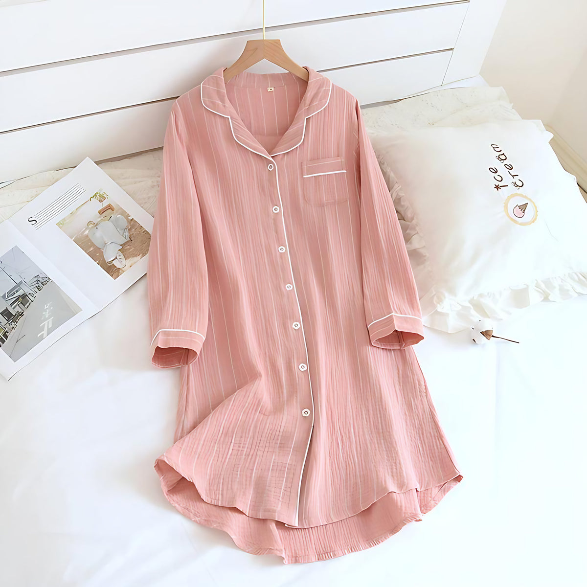Chemise de nuit femme à rayures pastel, col à revers, rose