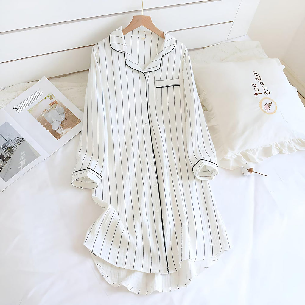 Chemise de nuit femme à rayures pastel, col à revers, blanc