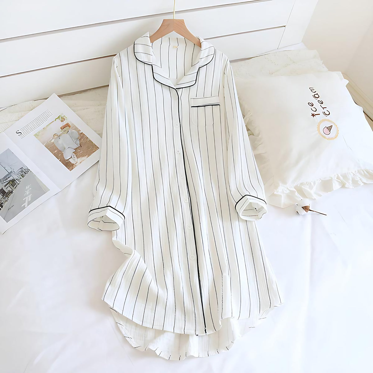Chemise de nuit femme à rayures pastel, col à revers, blanc