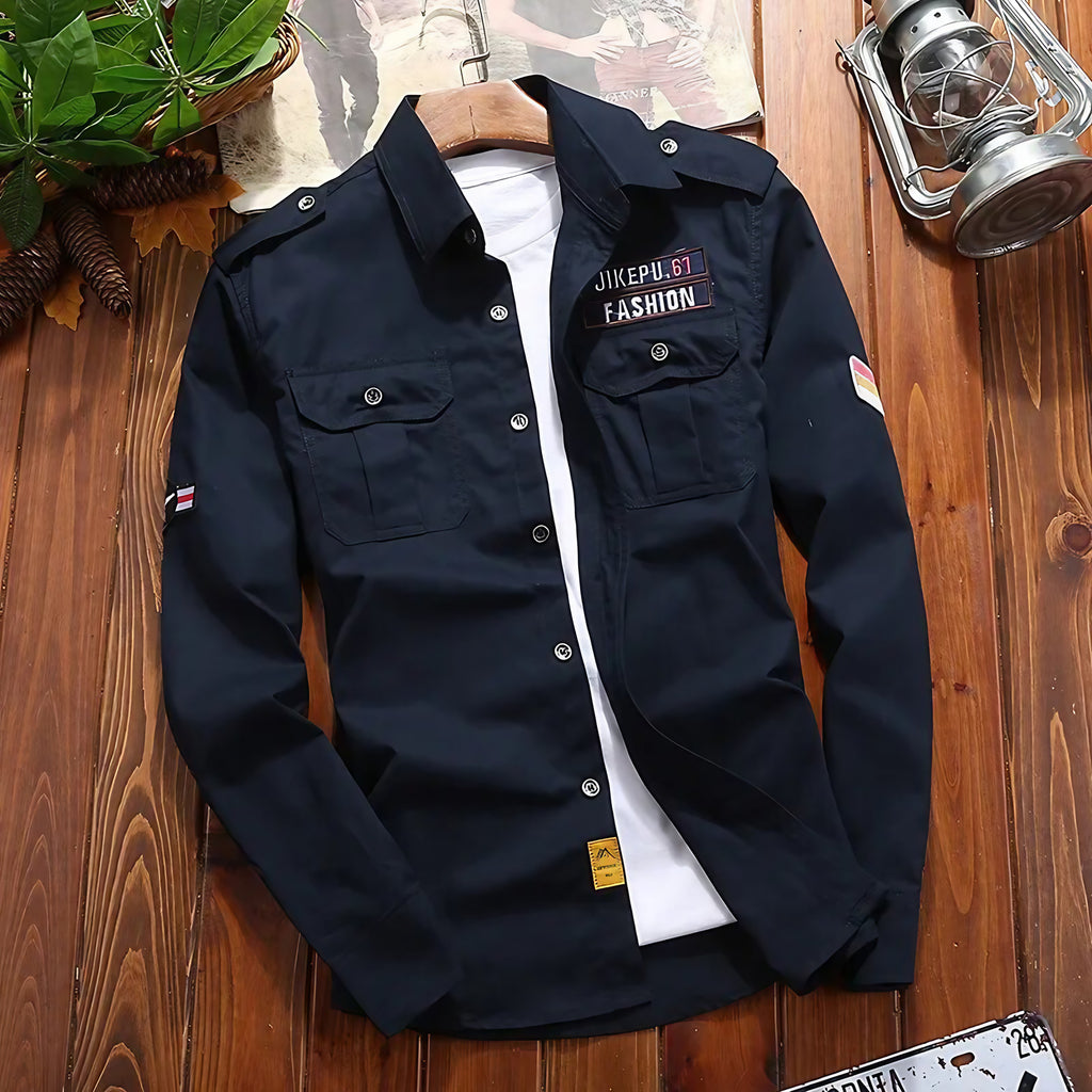 Chemise homme style militaire à poches poitrine, manches longues, motif bleu armée