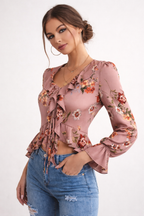 Blouse fleurie femme rose à volants, col V à nouer