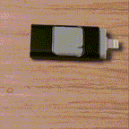 Clé USB à 4 connecteurs pour téléphone, tablette et ordinateur