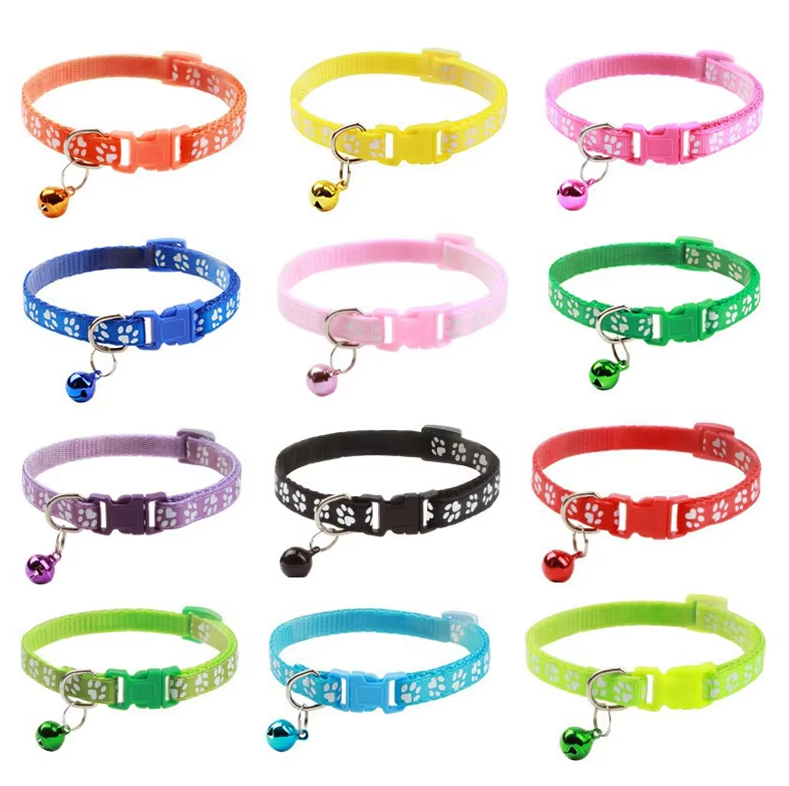 Collier pour chat réglable à clochette et motif patte