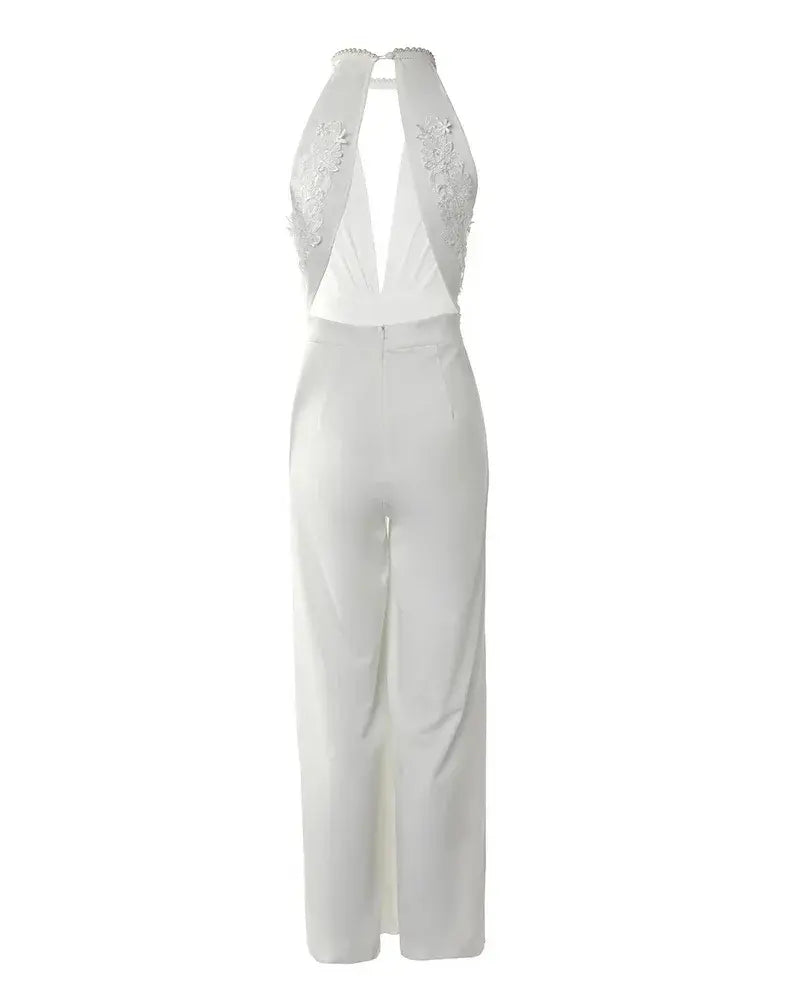 Combinaison blanche femme à col V plongeant, coupe fluide