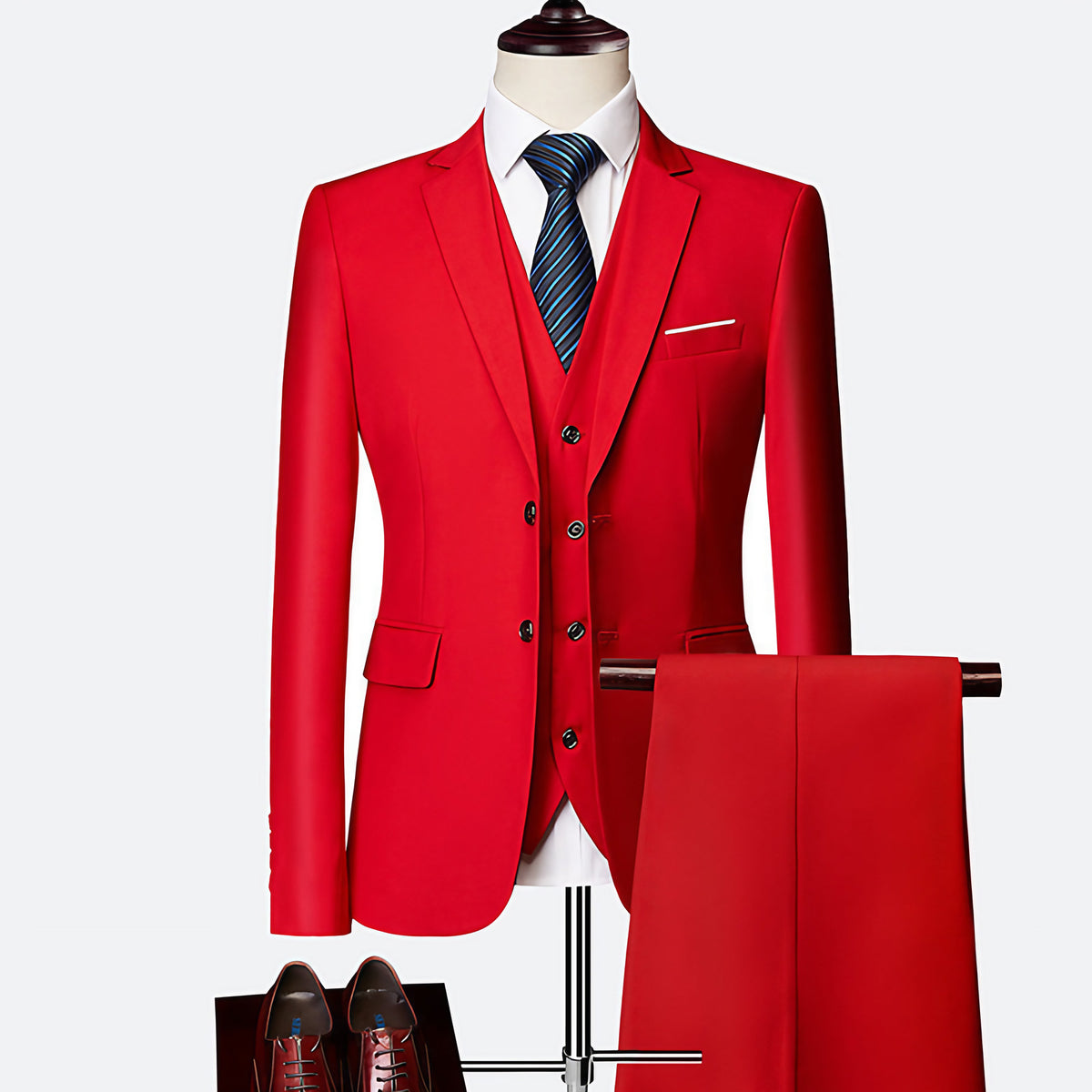 Costume trois pièces homme coupe ajustée, douze coloris, rouge