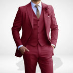 Costume trois pièces homme coupe ajustée, veste, gilet et pantalon, bordeaux
