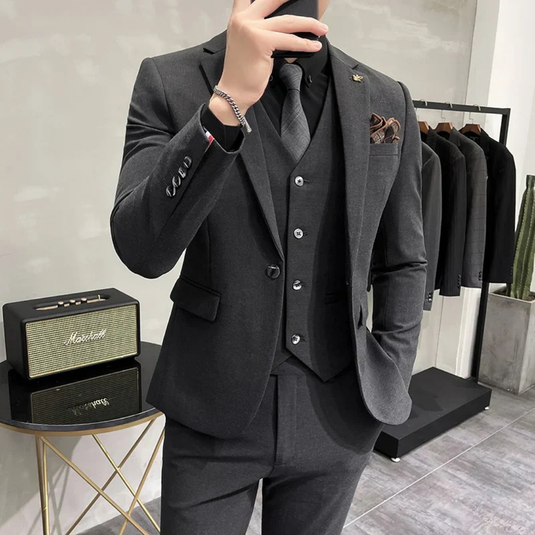 Costume 3 pièces homme coupe slim, veste, gilet et pantalon, gris foncé