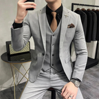 Costume 3 pièces homme coupe slim, veste, gilet et pantalon, gris clair