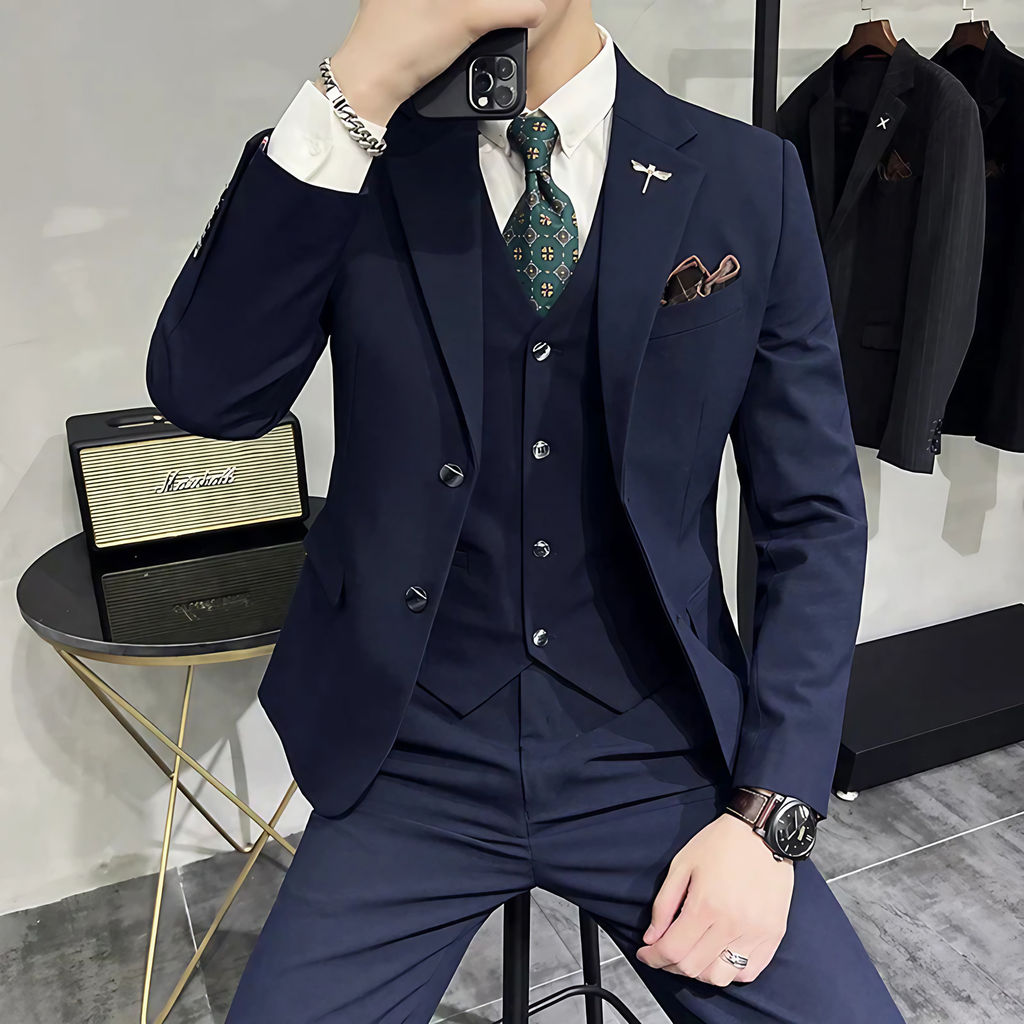 Costume 3 pièces homme coupe slim, veste, gilet et pantalon, bleu