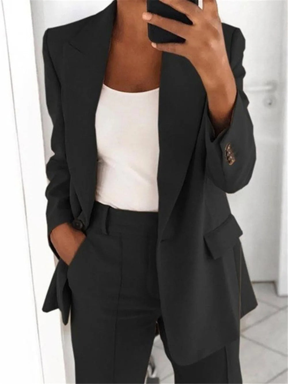 Tailleur pantalon femme, blazer col V et pantalon large, noir