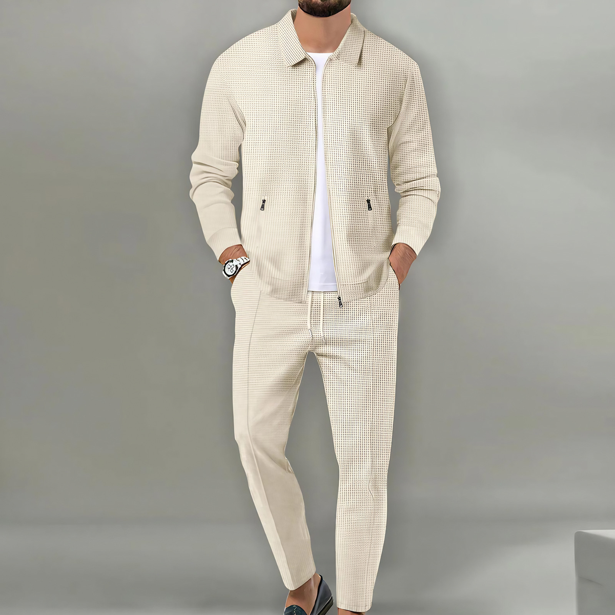 Costume deux pièces homme, veste et pantalon assortis, beige