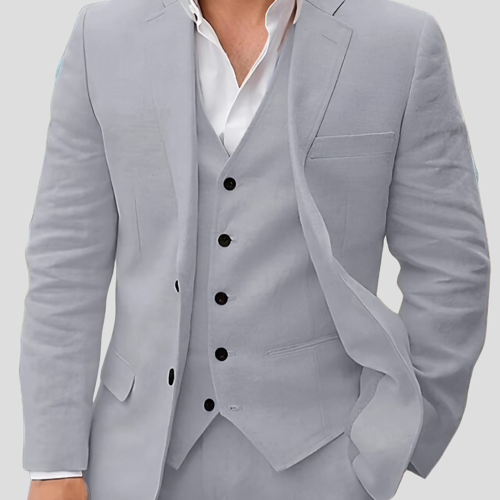 Costume 3 pièces homme : blazer, gilet et pantalon, coupe ajustée, gris clair