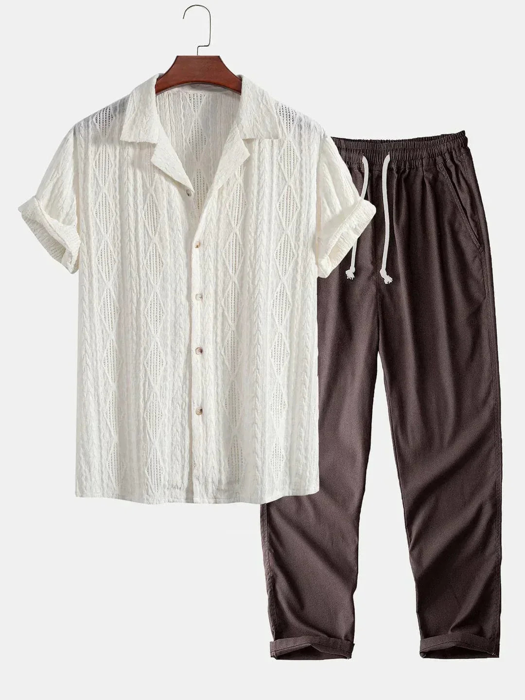 Ensemble homme chemise boutonnée et pantalon assorti, d'été