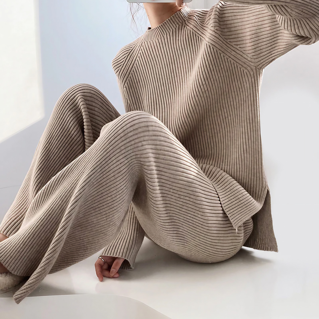 Ensemble femme deux pièces, pull oversize et pantalon large, beige