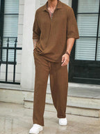 Ensemble deux pièces homme, haut et bas coordonnés, coupe ample, marron