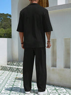 Ensemble deux pièces homme, haut et bas coordonnés, coupe ample