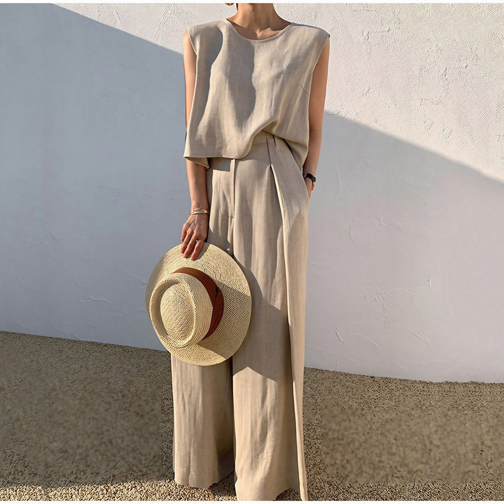 Ensemble d'été femme, blouse col V et pantalon droit taille haute, beige