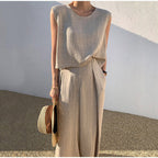Ensemble d'été femme, blouse col V et pantalon droit taille haute