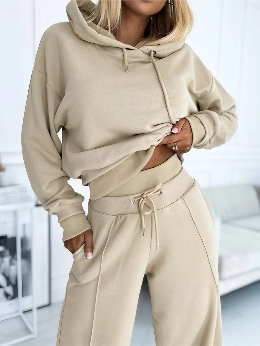 Ensemble femme ample, haut à manches courtes et pantalon, beige