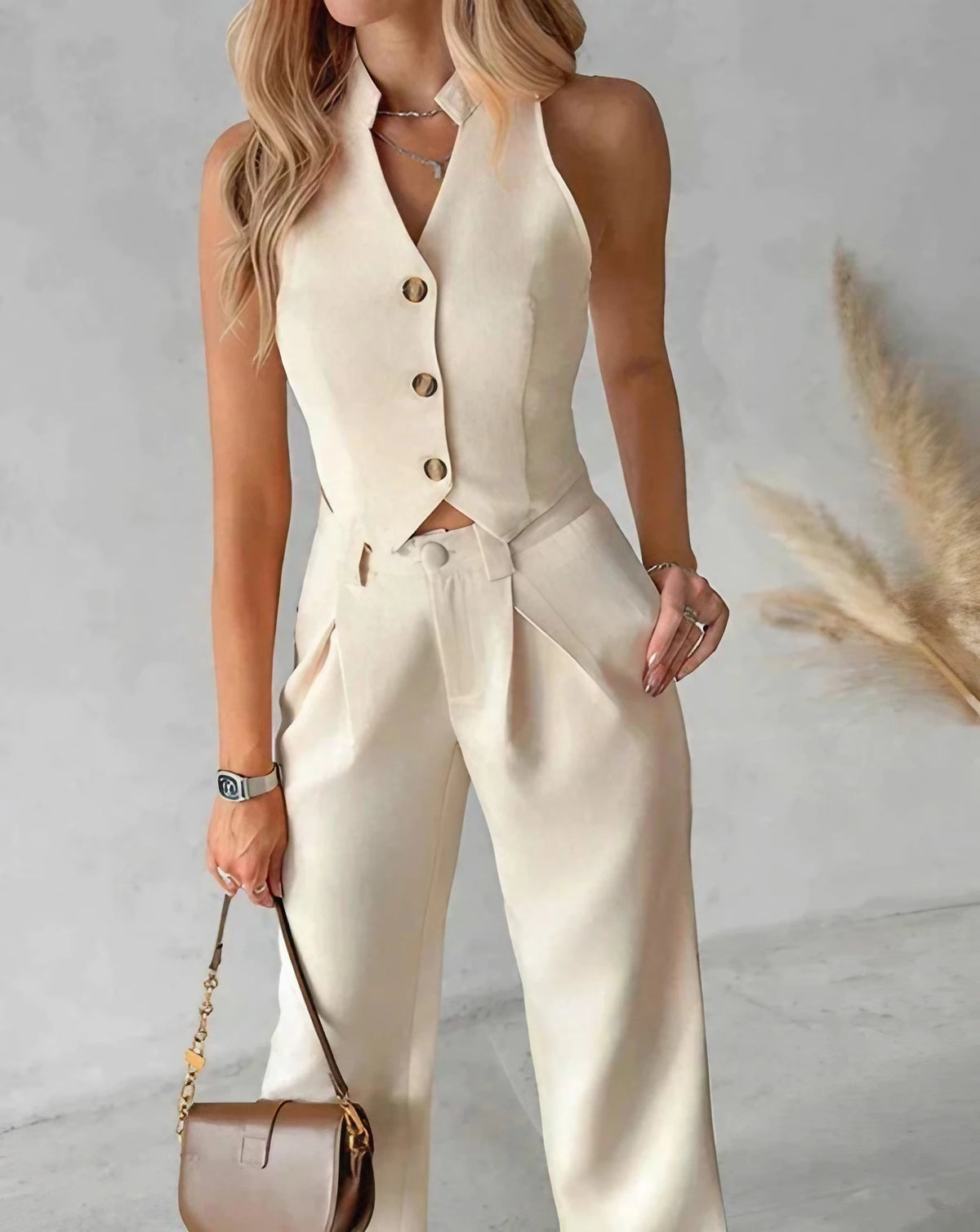 Ensemble femme haut et pantalon assortis, coloris beige, beige