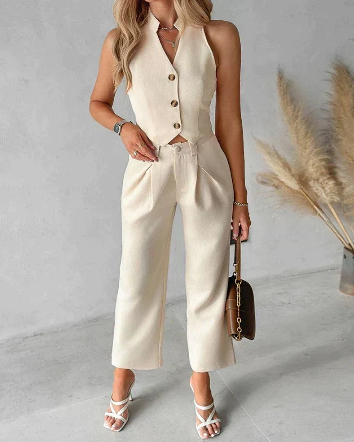 Ensemble femme haut et pantalon assortis, coloris beige