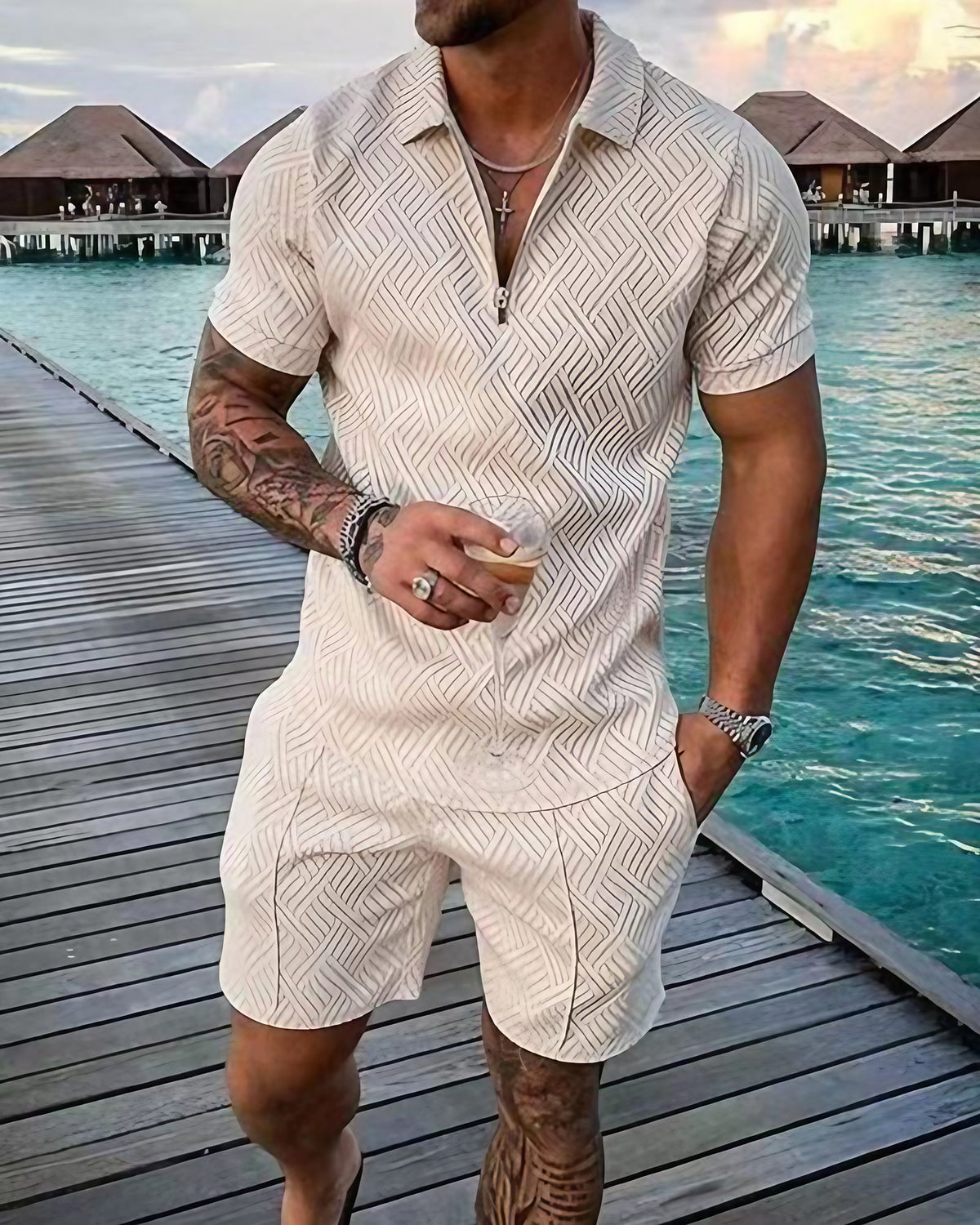 Ensemble homme d'été, haut manches courtes et short assorti, blanc