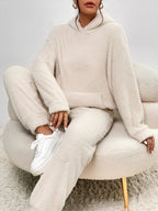 Ensemble détente femme, haut à capuche et pantalon assorti, beige