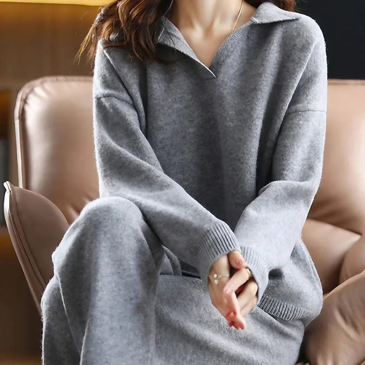 Ensemble en maille femme, pull col polo et pantalon large, gris