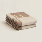Plaid doux 140 x 170 cm, toucher façon cachemire, quatre coloris, beige