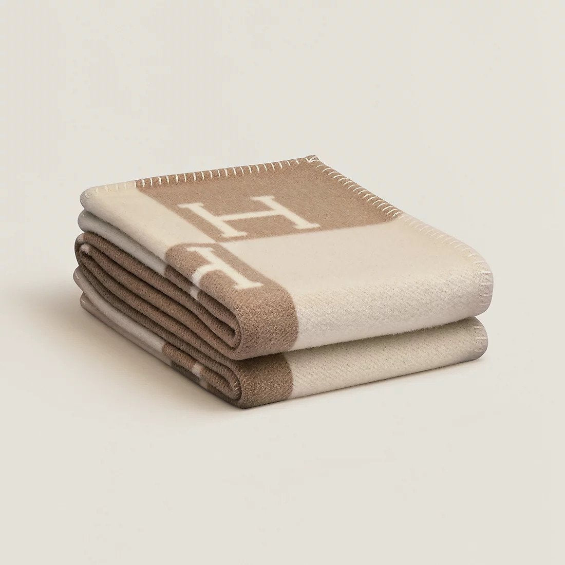 Plaid doux 140 x 170 cm, toucher façon cachemire, quatre coloris, beige