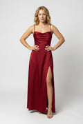 Robe de soirée longue à col drapé, dos lacé et fente latérale, rouge