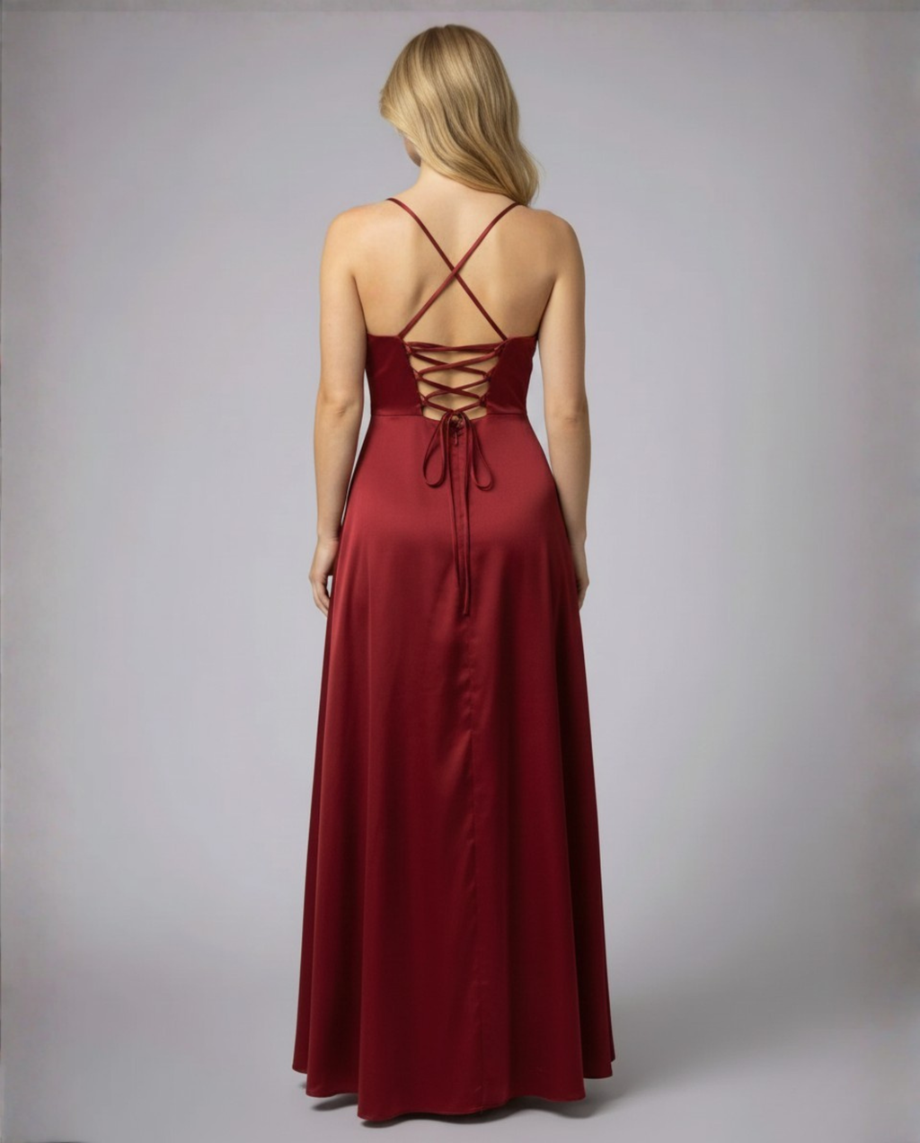 Robe de soirée longue à col drapé, dos lacé et fente latérale
