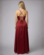 Robe de soirée longue à col drapé, dos lacé et fente latérale