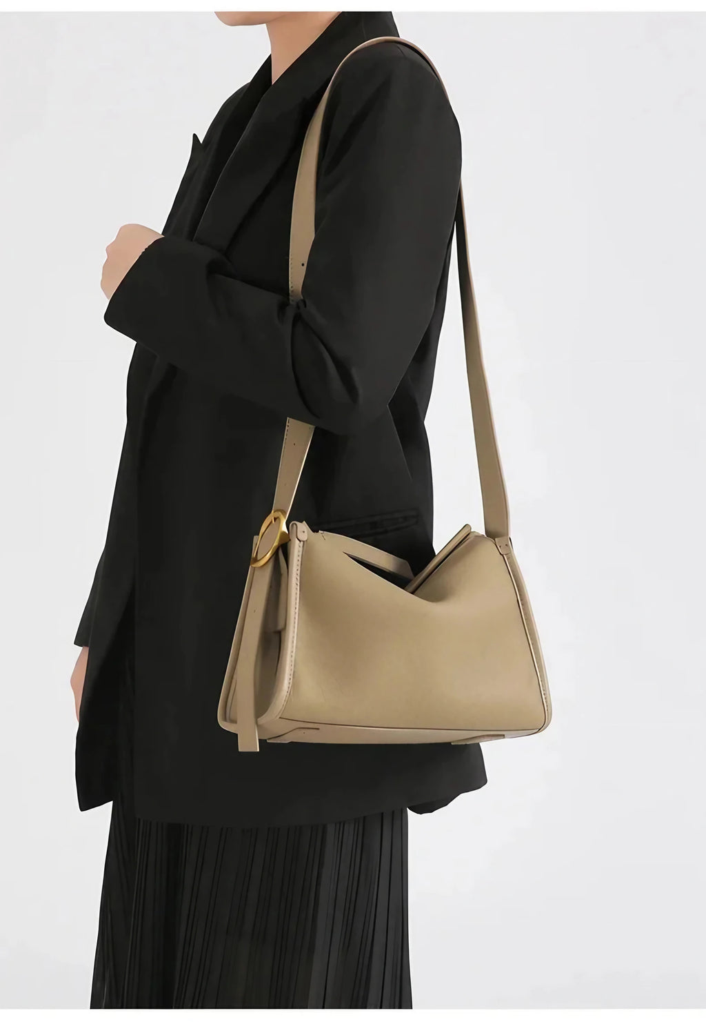 Sac besace femme en cuir grainé, sangle réglable, quatre coloris