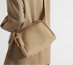 Sac besace femme en cuir grainé, sangle réglable, quatre coloris