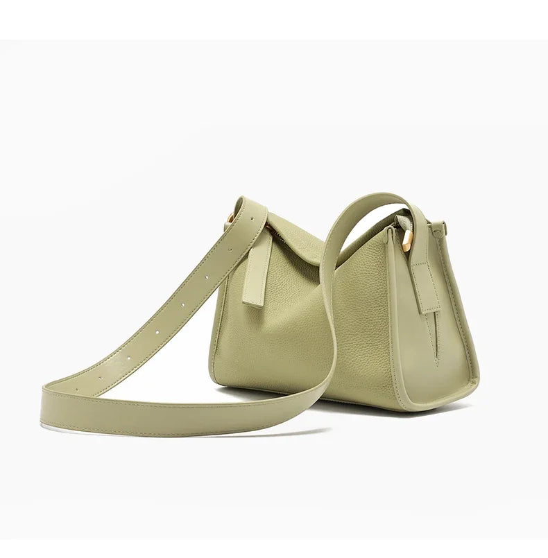 Sac besace femme en cuir grainé, sangle réglable, quatre coloris