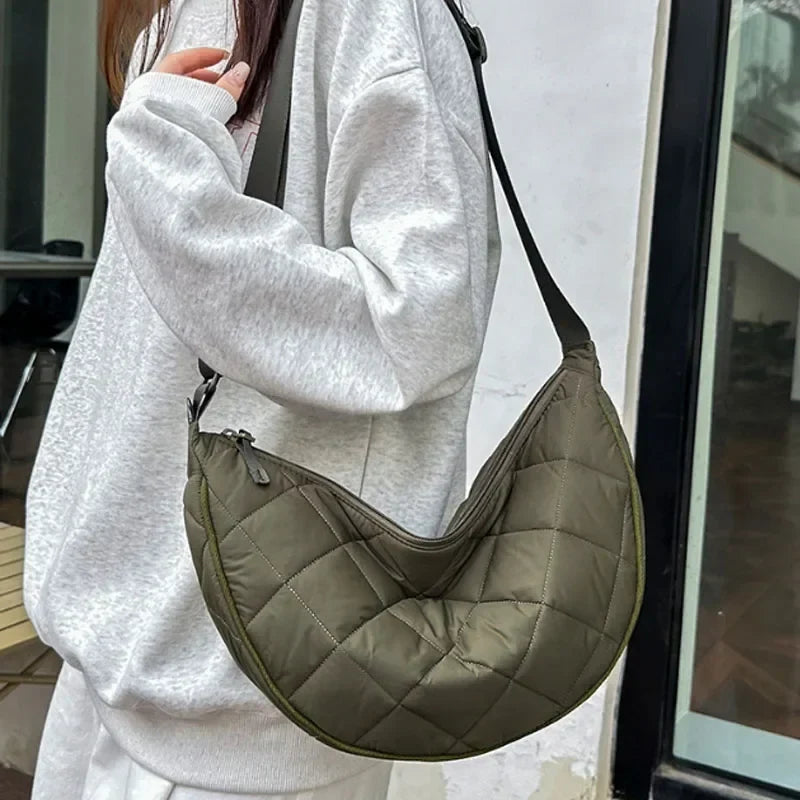 Grand sac besace femme en nylon matelassé, bandoulière réglable
