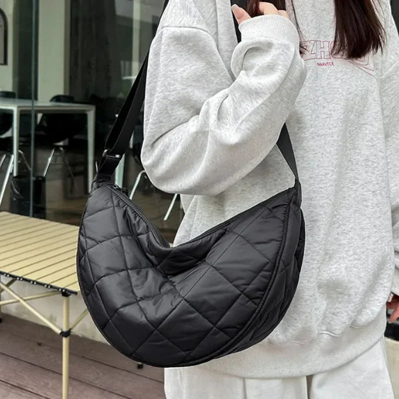 Grand sac besace femme en nylon matelassé, bandoulière réglable