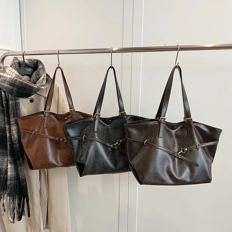 Grand sac cabas femme en similicuir, fermeture aimantée