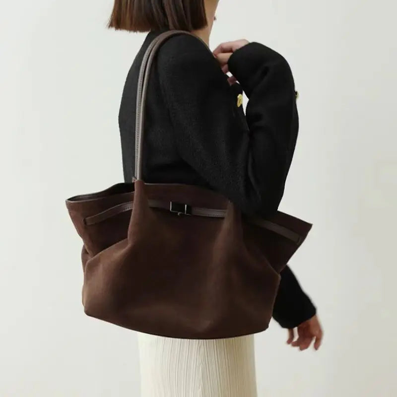 Grand sac à main femme en suède, forme trapèze, anses longues