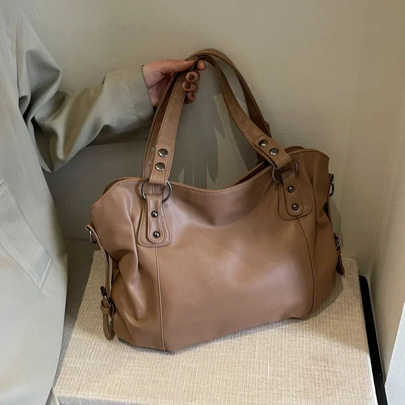 Grand sac à main femme en cuir souple, format A4 et ordinateur, marron