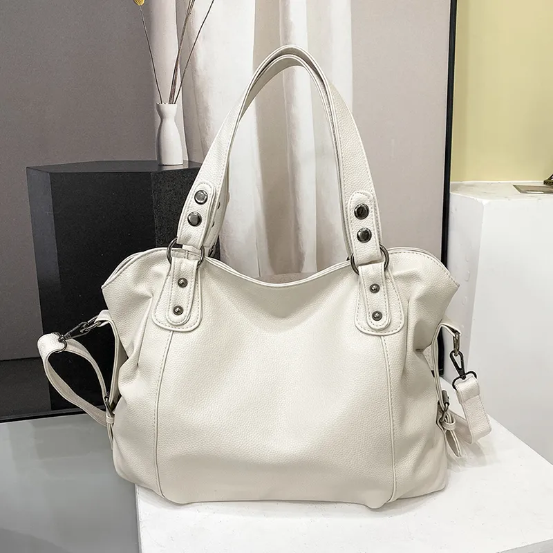 Grand sac à main femme en cuir souple, format A4 et ordinateur