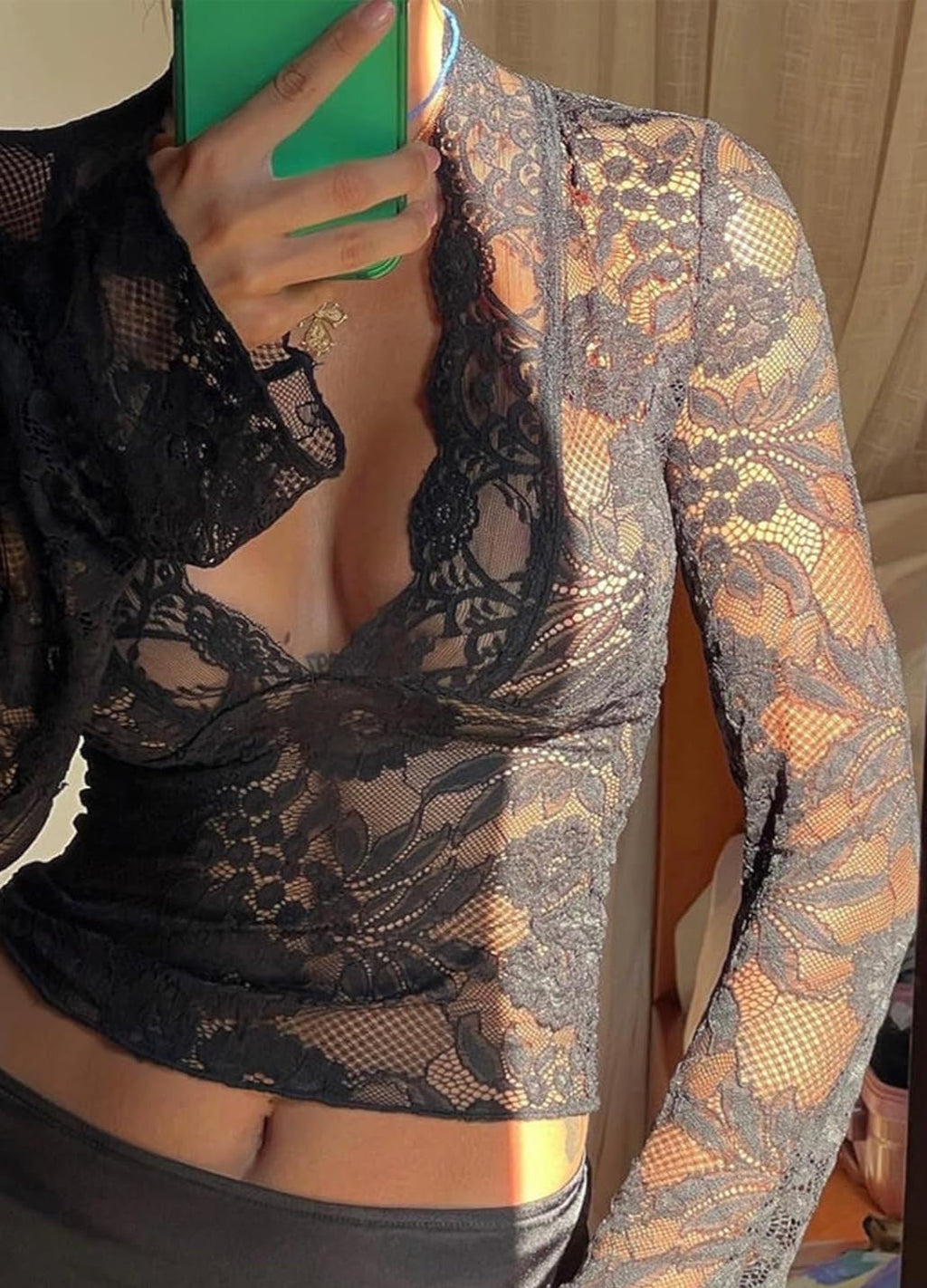 Haut en dentelle femme à manches longues, coupe ajustée